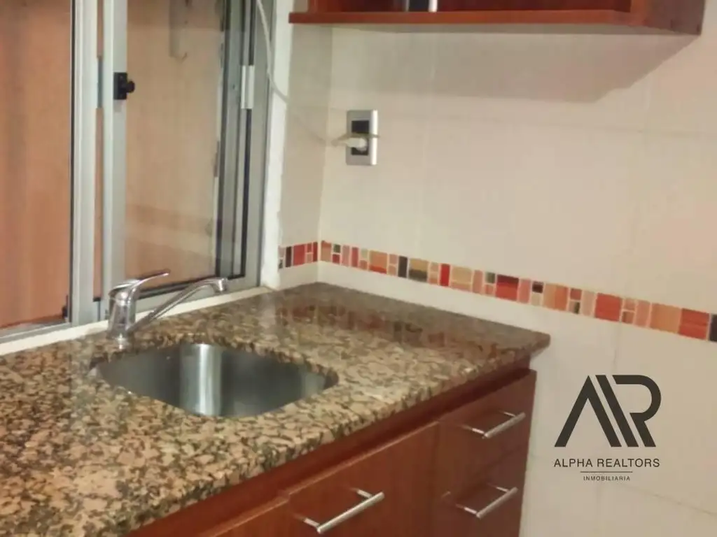 Venta Con Renta Apartamento 1 Dormitorio En Tres Cruces Patio De Uso Privado