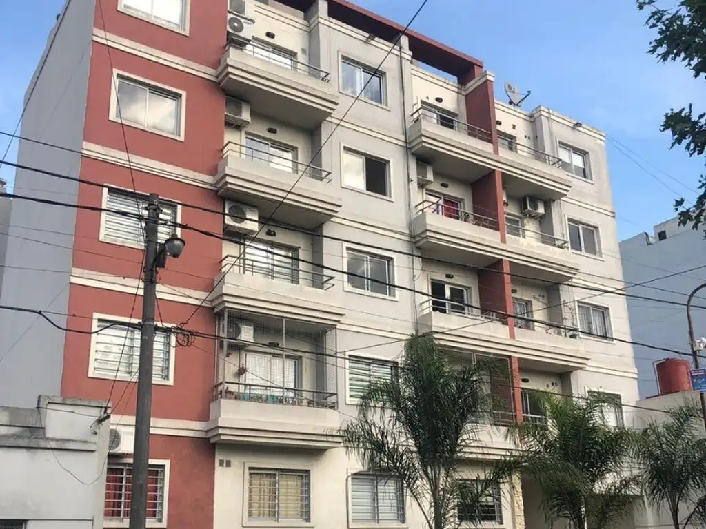 Departamento de tres ambientes en venta