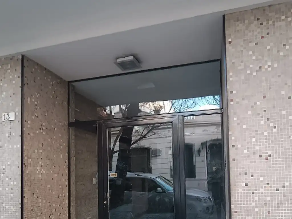 IMPECABLE DEPTO DE 3 AMB CON BALCON 1 ER PISO POR ESCALERA