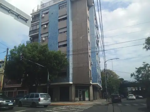 4 Ambientes con balcon al frente