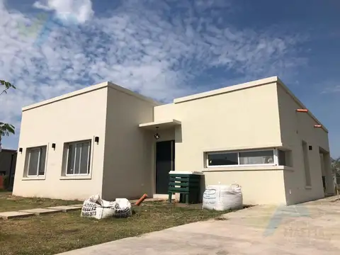Casa de una planta y tres habitaciones - San Ramon Pilar del Este - Foto 0