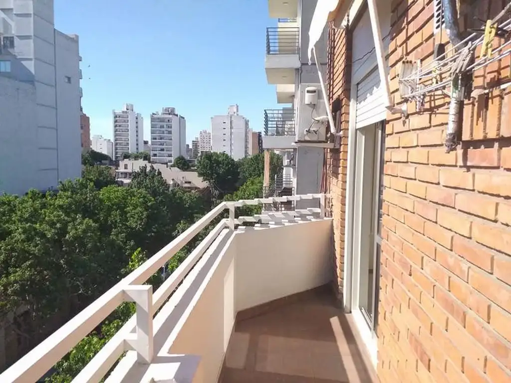 Venta Departamento Ov. Lagos 1200. Rosario.