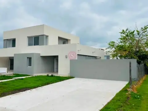 Casa en Venta en Barrio Casas del Este, Pilar Del Este