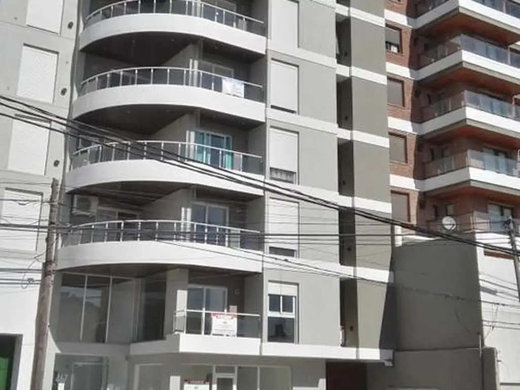 RIO CUARTO VENDO DEPARTAMENTO 1 Dorm c/balcón: exc Ubicación y lindo edificio