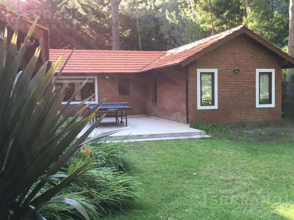 Venta, Casa de 3 dormitorios, 1 suite, Depcia. Parque. Carilo, Costa Atlántica, Pinamar