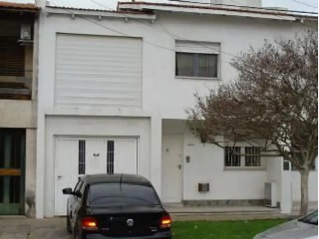 Casa con 3 dorm. sobre Avenida Balbin