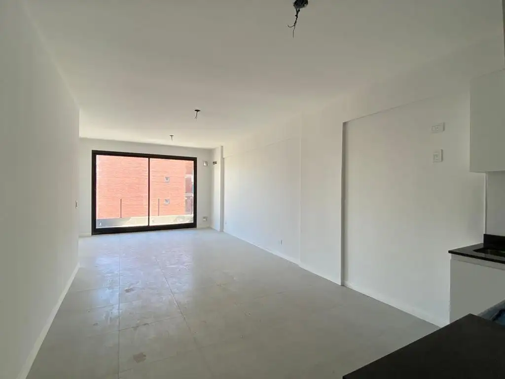 VENTA! Departamento 2 ambientes con vista abierta en Coghlan!