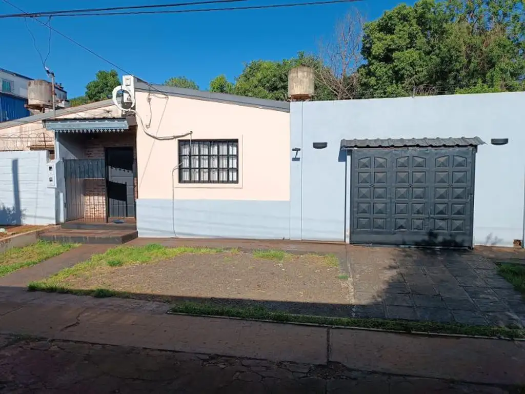 Casa en excelente estado  Zona Martin Fierro y Zapiola  con pileta