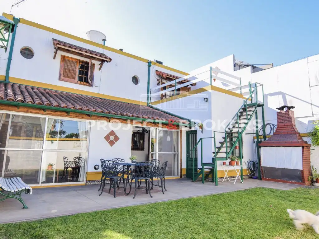 Maravillosa Casa en Venta en Castelar