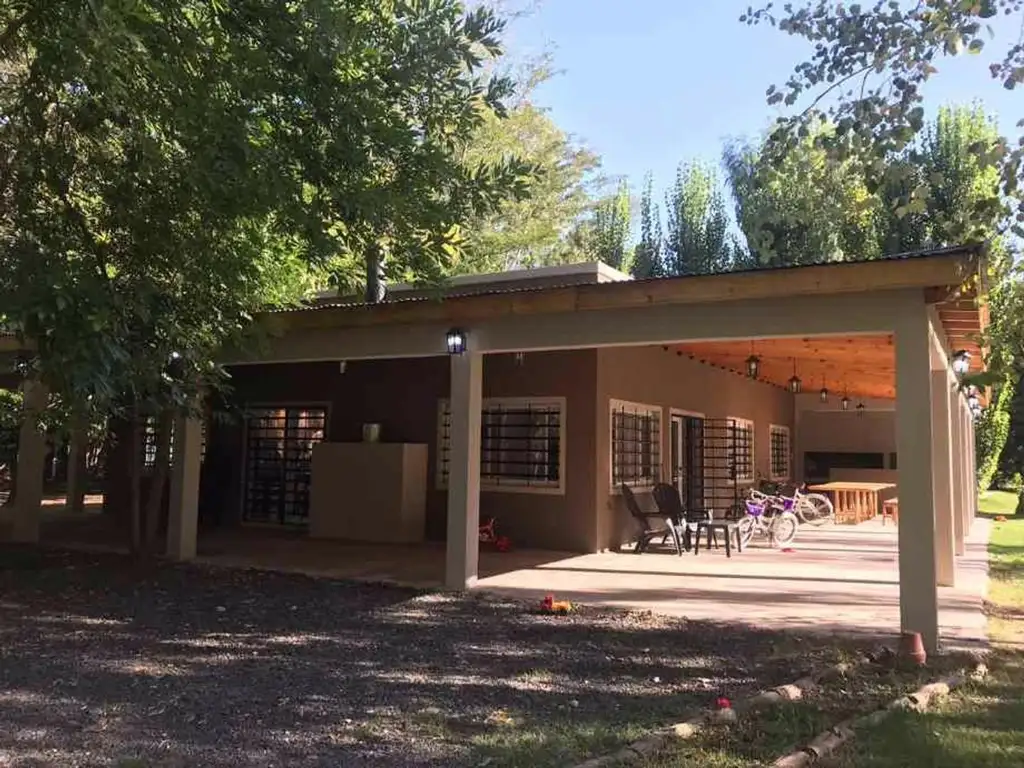 Casa Quinta de 7 Ambientes con Pileta en Abasto