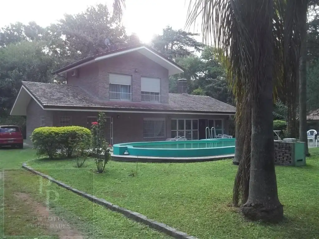 Hermoso chalet sobre lote de 2500m2 en Maschwitz, La Bota. Cod.838