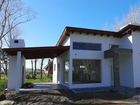 Casa en venta en Tulipanes E/ Pensamientos Y La - Costa Del Este - Adinco