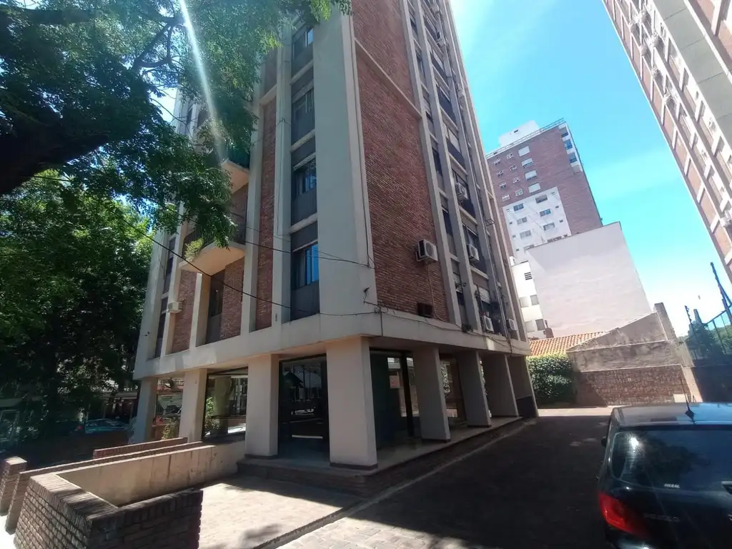 DPTO. en VENTA en SAN ISIDRO 2 AMB con COCHERA