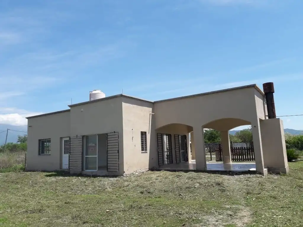 HERMOSA CASA EN VILLA EL DIQUE-LA SILLETA