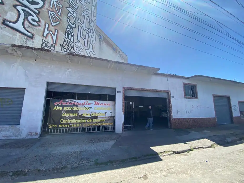 Galpón 270 m2 en  Sarandí - Avellaneda - venta