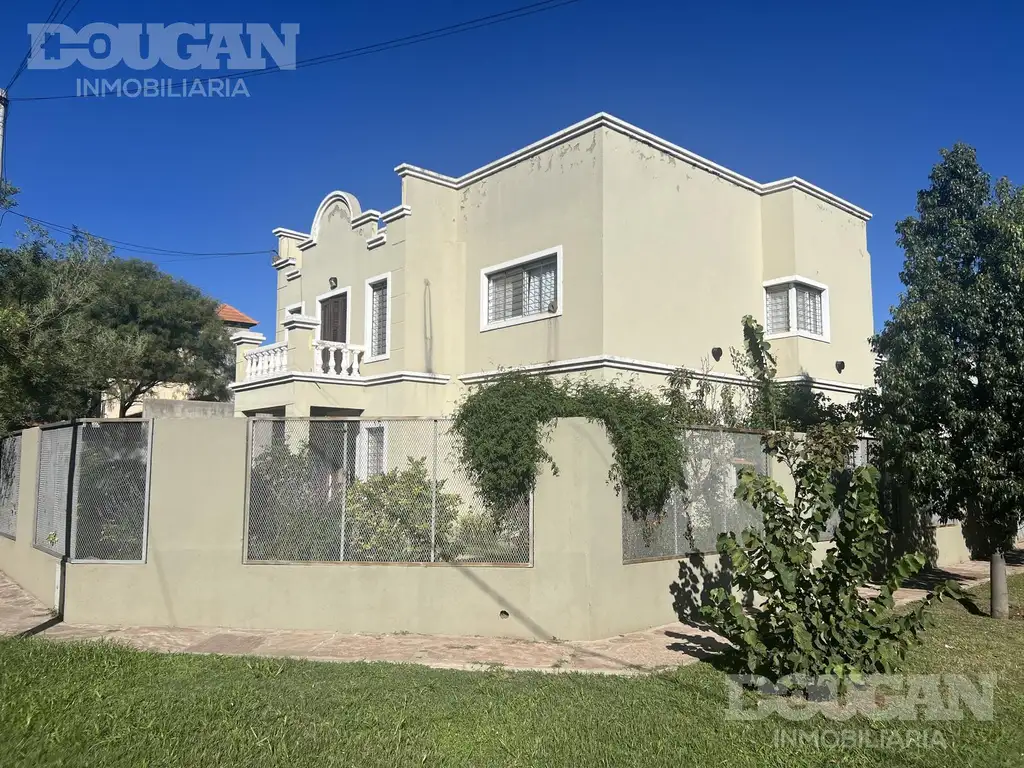 Casa en Venta - Amplio Parque y Pileta - Villa de Merlo