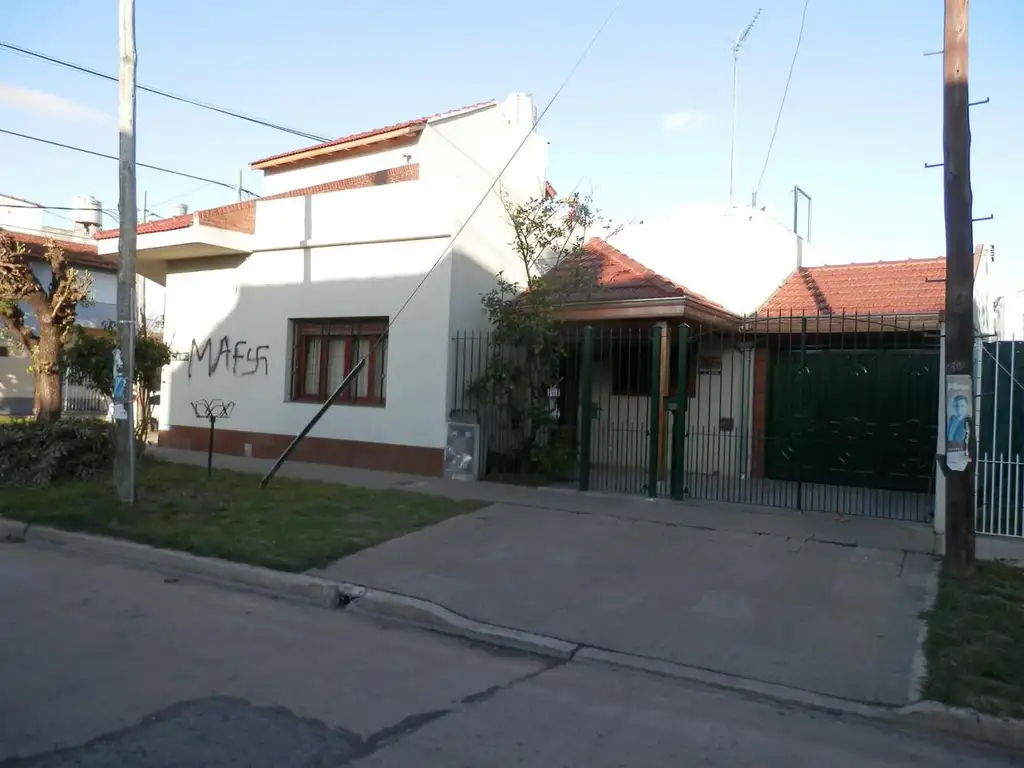 Casa Quilmes Oeste, Quilmes Oeste Adinco