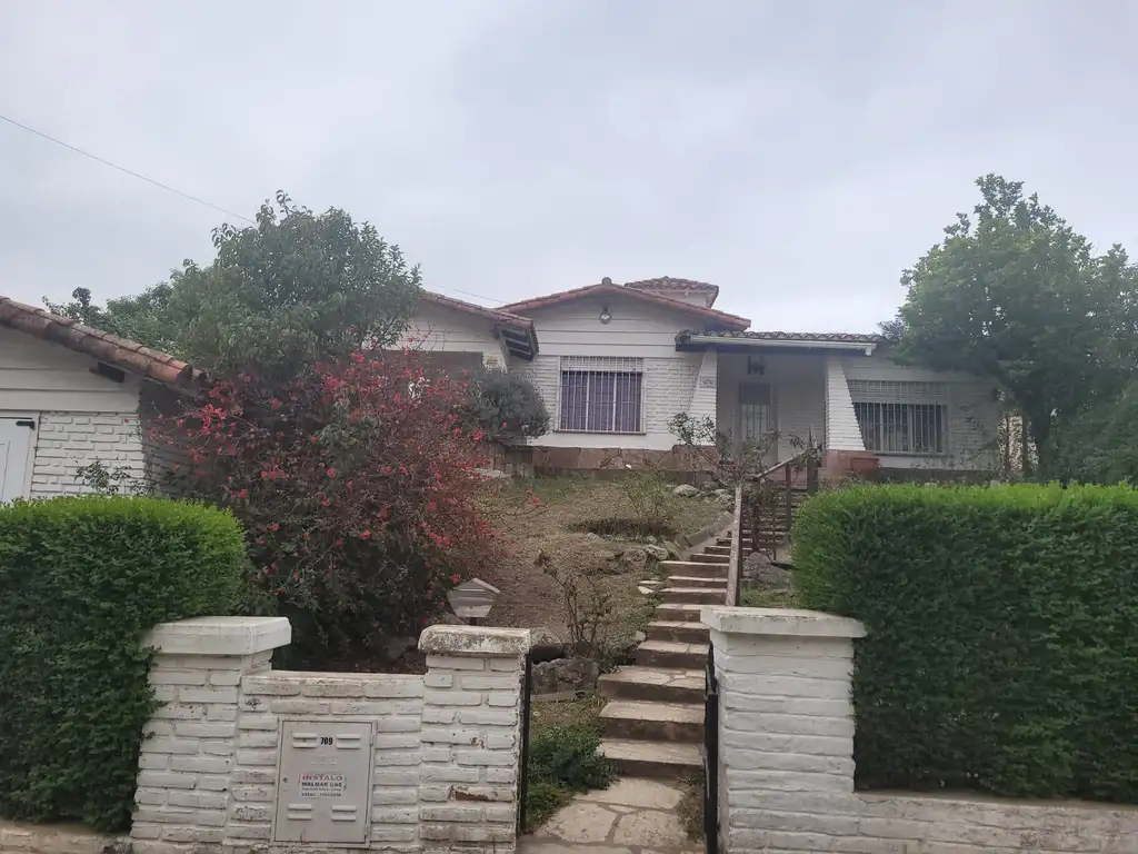 Vendo espectacular Casa, 6 ambientes, 1500 m2 de terreno. Villa edén, La Falda