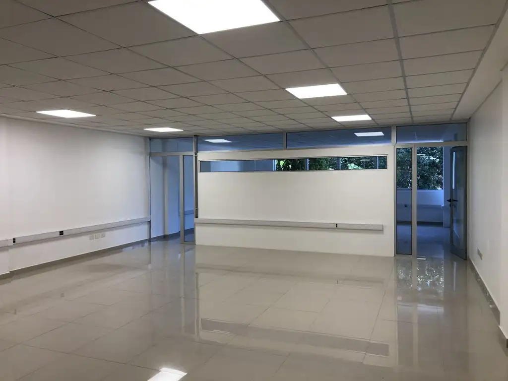 Espectacular oficina 100 m2 en Complejo Bureau Leloir