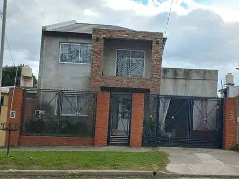 Casa 5 ambientes en venta en San Miguel c/parrilla