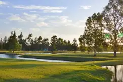 Actividades deportivas futbol, paddle, golf, tenis en el Country Club, Miralagos