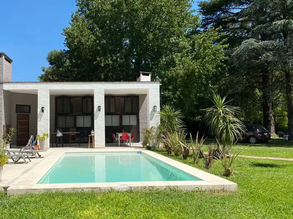 CASA EN VENTA CON EXCELENTE UBICACION - CLUB DE CAMPO EL MORO - MARCOS PAZ