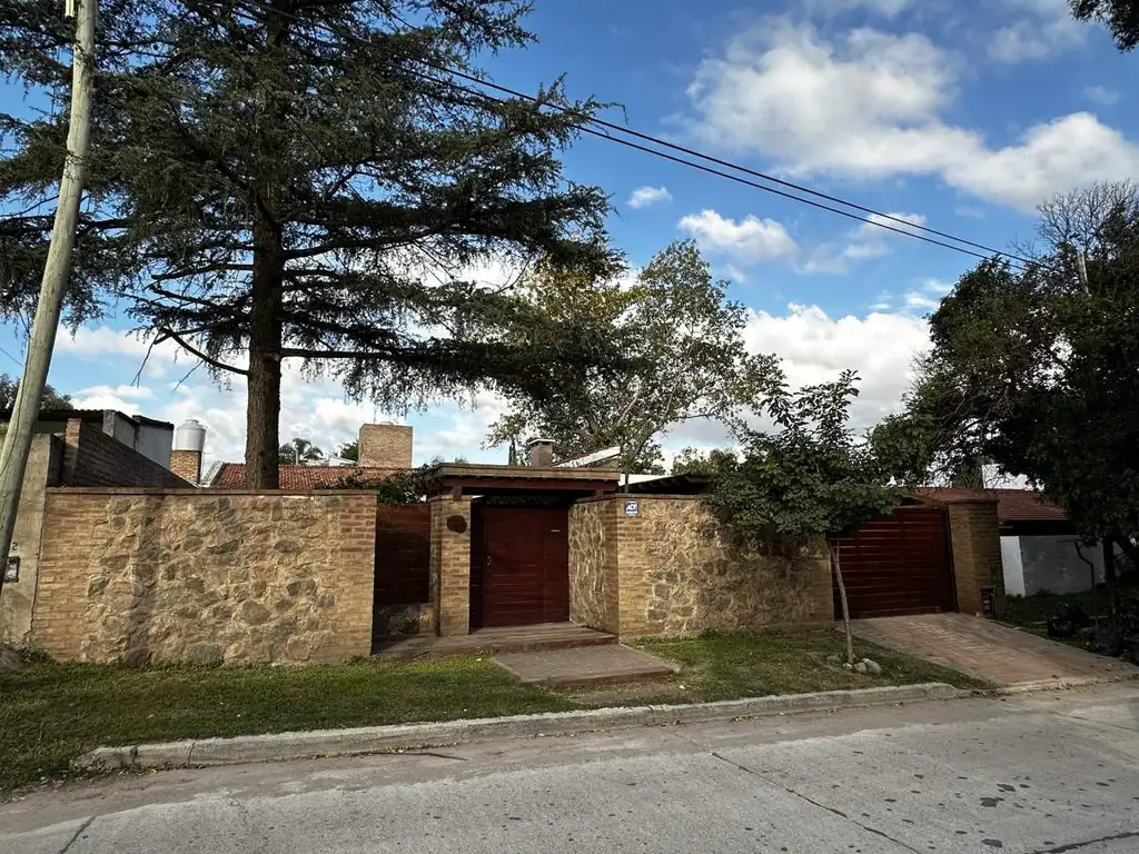 Casa de 4 dormitorios en Argello en venta. Una sola planta