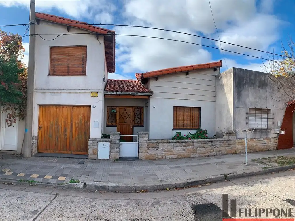 Casa en venta de 3 dormitorios c/ cochera en San Martín