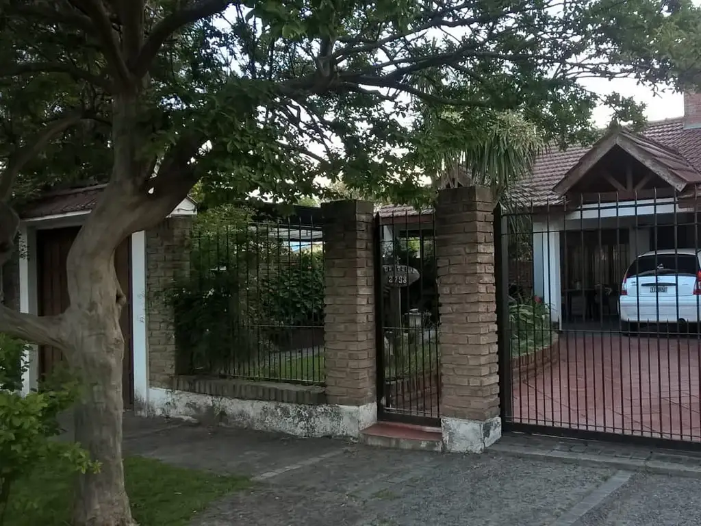 CASA EN VENTA EN MORENO - EXCELENTE OPORTUNIDAD