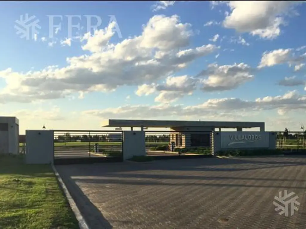 Venta de terreno con vista a la laguna en Villalobos