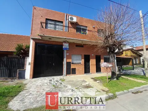 VENTA CASA MULTIFAMILIAR EN 2 PLANTAS. IDEAL INVERSOR! - Foto 0