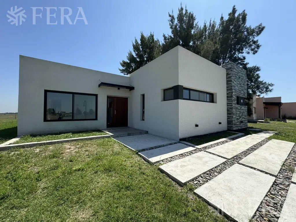 Venta de casa 4 ambientes en Area 60 - La Victoria Polo Country