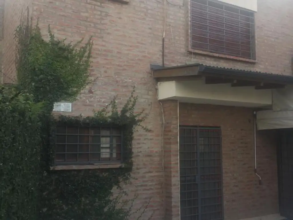 Venta Duplex 2 Dor Arguello (Piscina y Quincho)