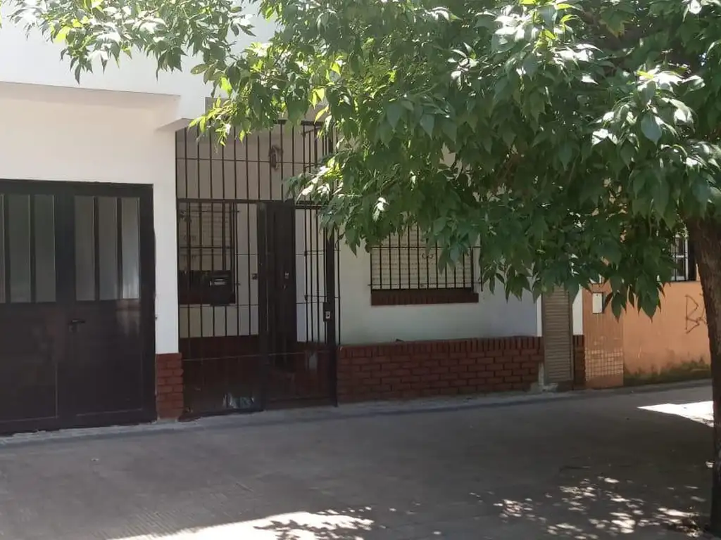 Casa en venta en La Plata - Dacal Bienes Raíces