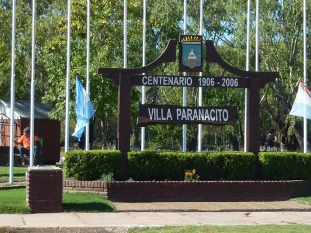 Lote frente al rio en Villa Paranacito, se llega en auto, cerca del Rio Uruguay, escritura y luz