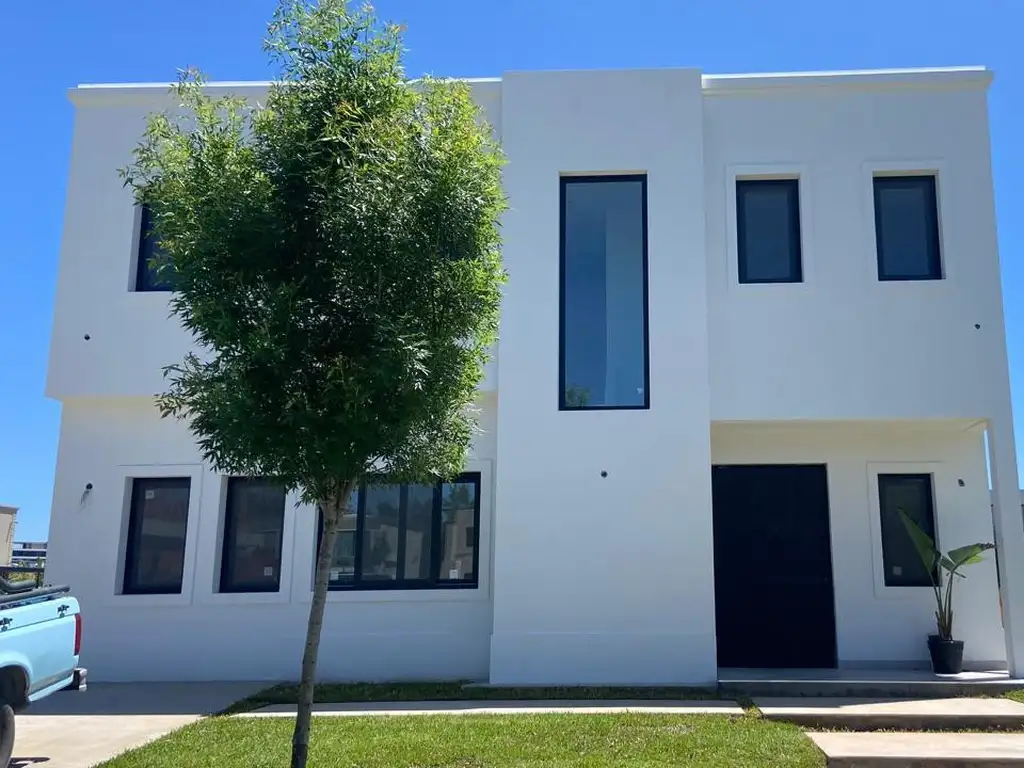 Casa a estrenar Lote interno  - Carpinchos