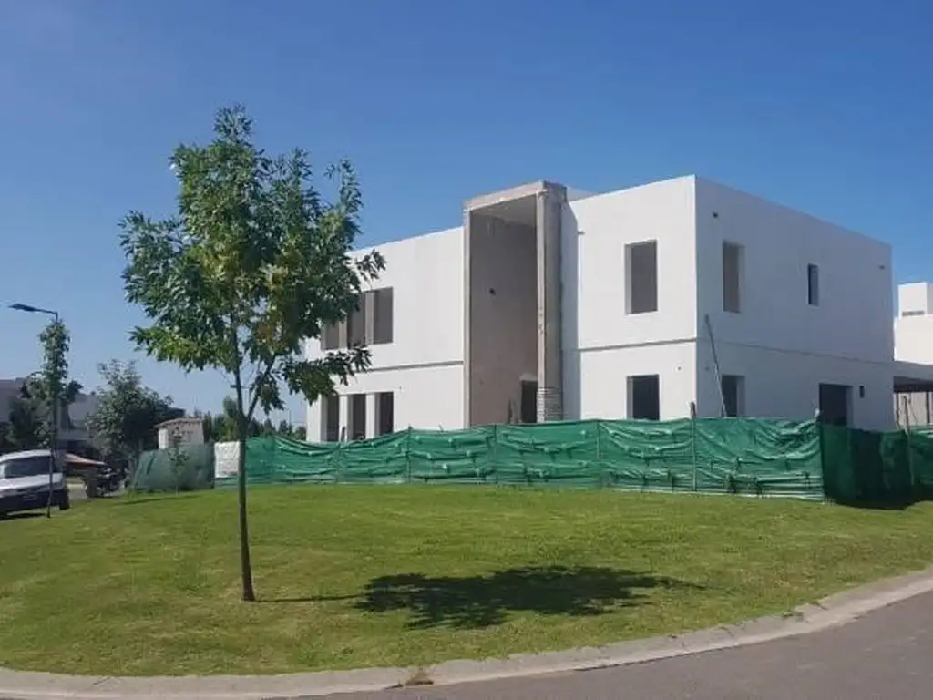 Casa venta 5 ambientes en Los Olivares Pilar lote de 590 m2