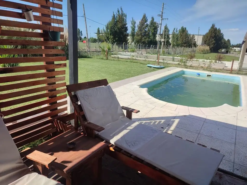 VENTA CASA CON PISCINA BARRIO SAN LUCAS