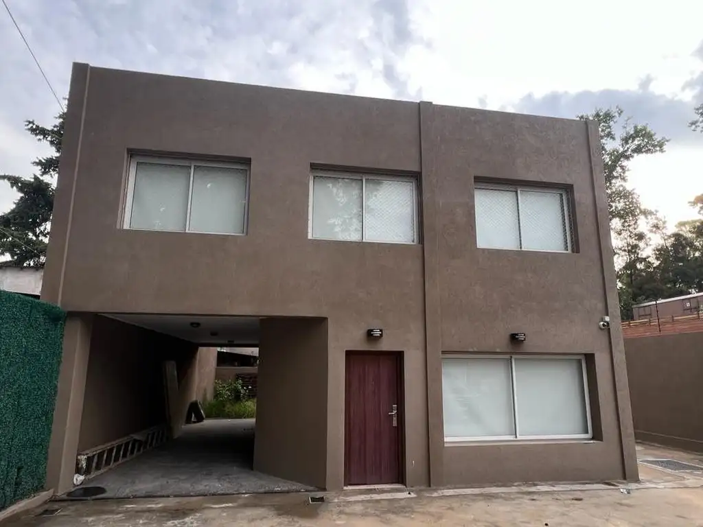 Casa en Barrio Parque Leloir