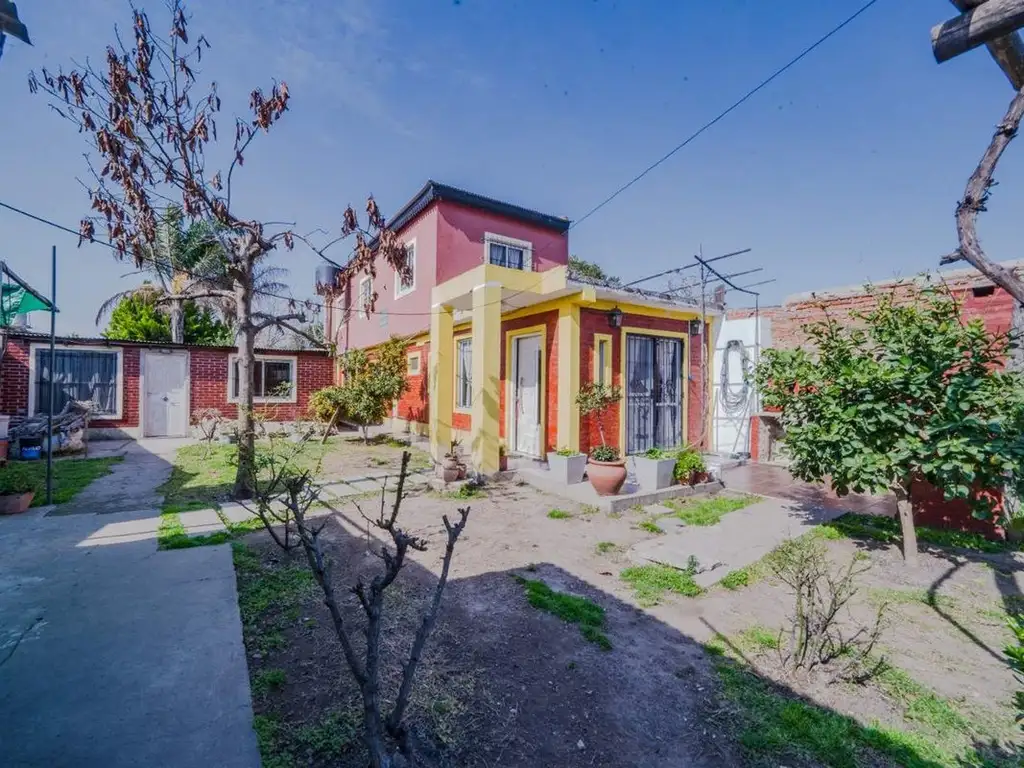 VENTA CASA GARIN 4 AMBIENTES COC-PERMUTA