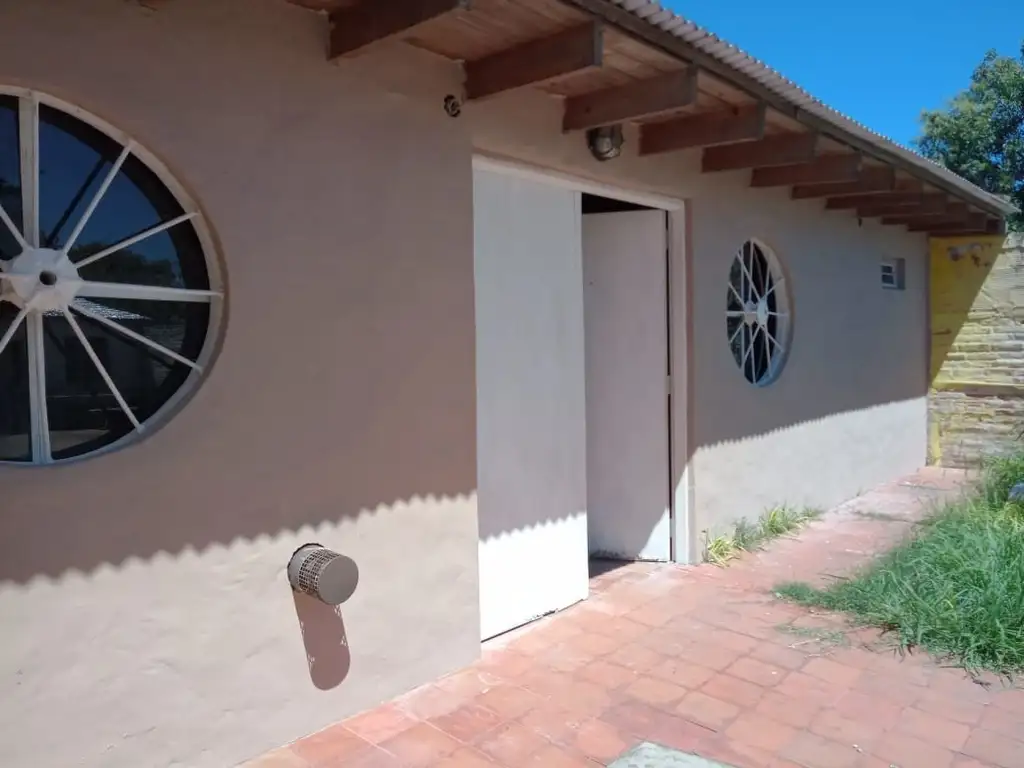 Vendo Casa en Estrada al 1400, Zarate