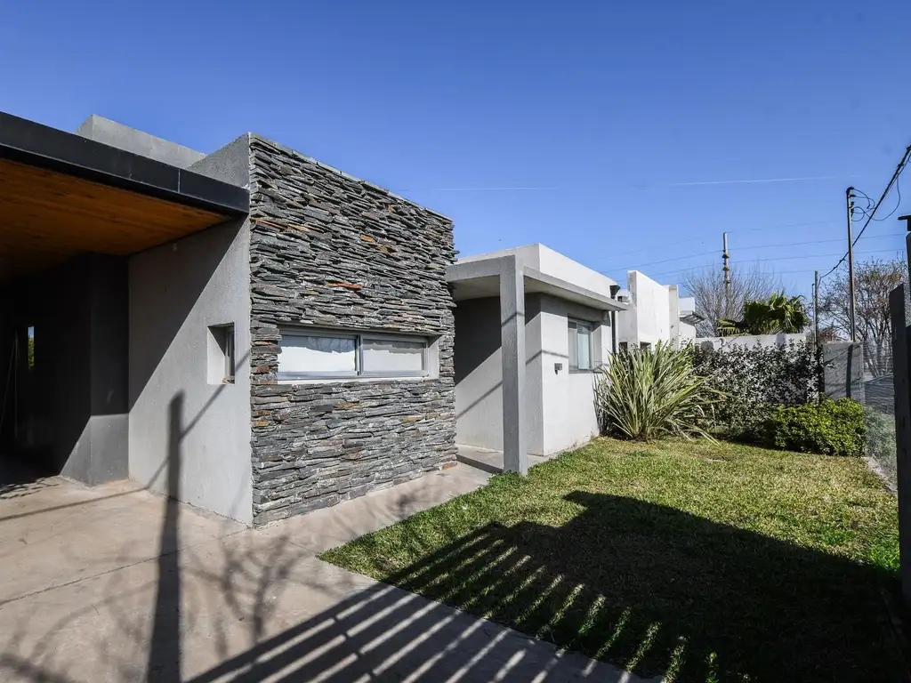 Casa en  Acequias del Aire con pileta