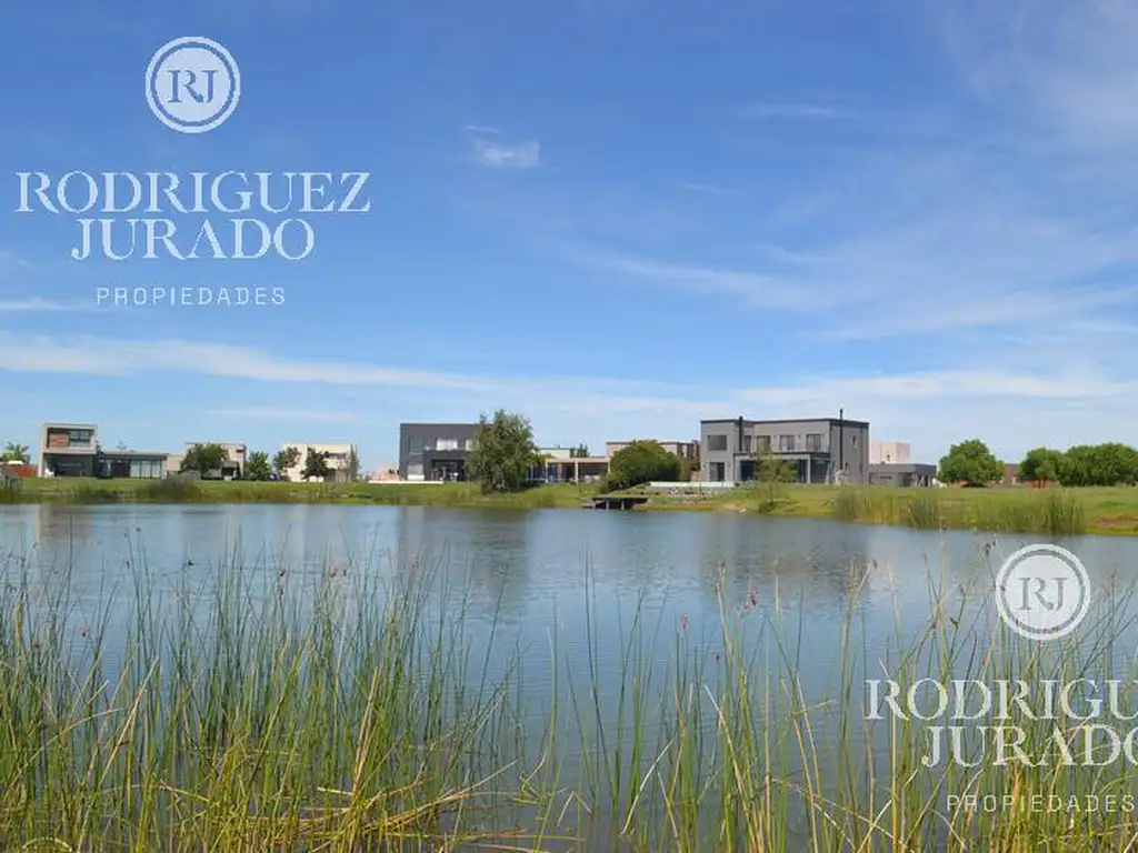 Laguna abierta en barrio Norte, El Canton, Ingeniero Maschwitz