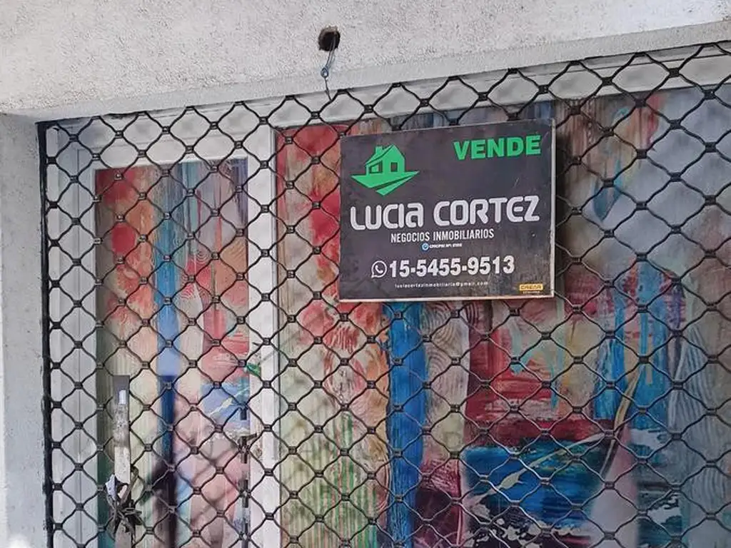 Local en venta en Olivos con baño