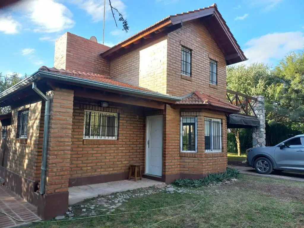 Chalet con pileta en venta en Carpintería San Luis