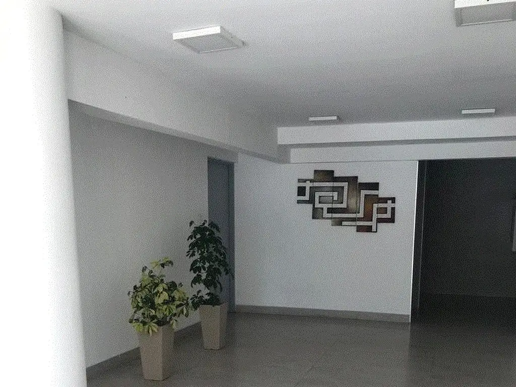 SEMIPISO 4 AMBIENTES CON COCHERA Y DOS BAÑOS COMPLETOS , 76 M2