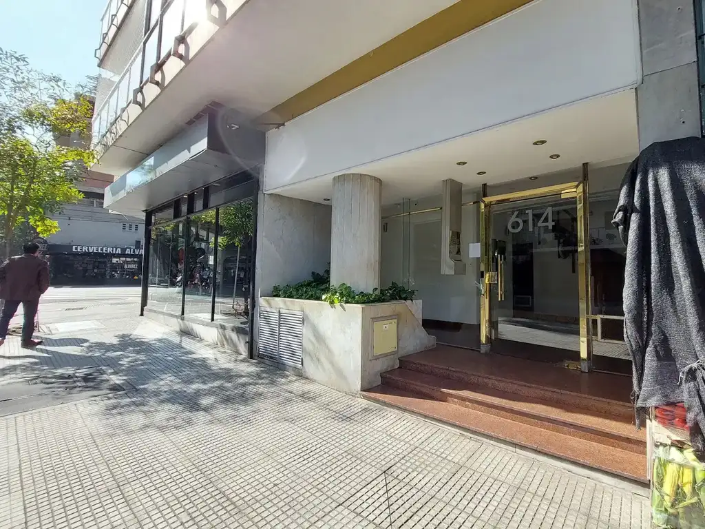 Caballito OPORTUNIDAD  esquina hermoso 3 ambientes todo frente con 2 balcones cocina y lavadero recl