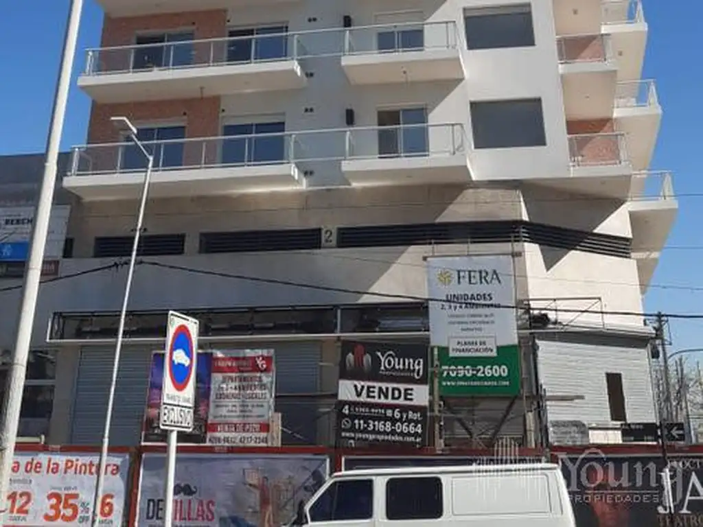 LOCAL SOBRE PAYSANDU, DOBLE ALTURA, venta en pozo, en wilde centro