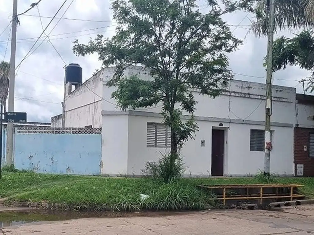 SE VENDE CASA EN ESQUINA SANTO TOME