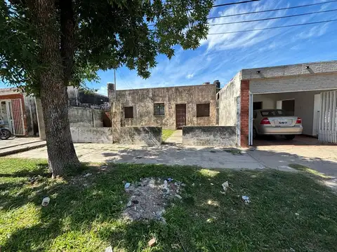 Casa en barrio este Reconquista